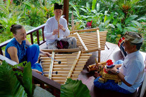 Bali Music with xylophone and suling