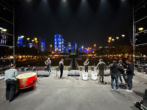 Beate Gatscha beim Soundcheck auf der großen Bühne in Foshan