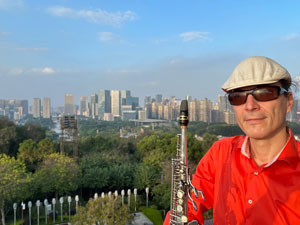 Gert Anklam auf der Pagode in Foshan