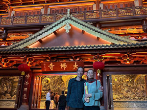 Vor dem großen Tempel in Guangzhou