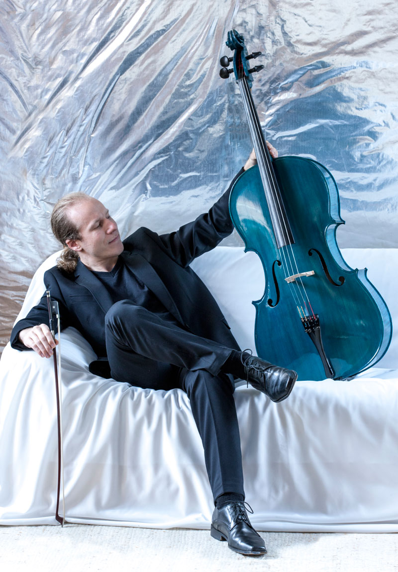 Christopher Herrmann mit Cello